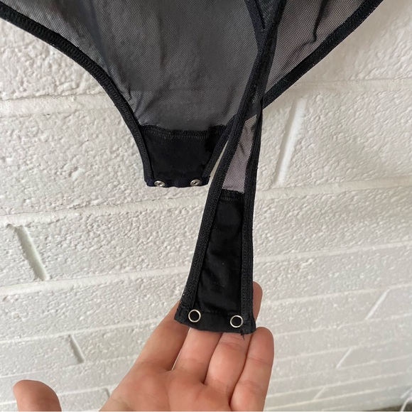 Free People Big Sleeve Body Suit Black Textured Polka Dot Women’s Small Like New - Picture 5 of 9